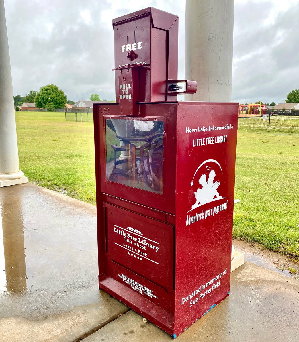 kyford94's tweet photo. Dinosaurs, detectives, princesses and pirates! You may find each at the Little Free Libraries in front of #HornLakeIntermediate or behind the school at the pavilion. Find more info inside the libraries. #TakeABookLeaveABook #littlefreelibrary #TeamDCS @TweetDCS_HLIS @cb_GiveMe3 https://t.co/BeV2U5uAmX