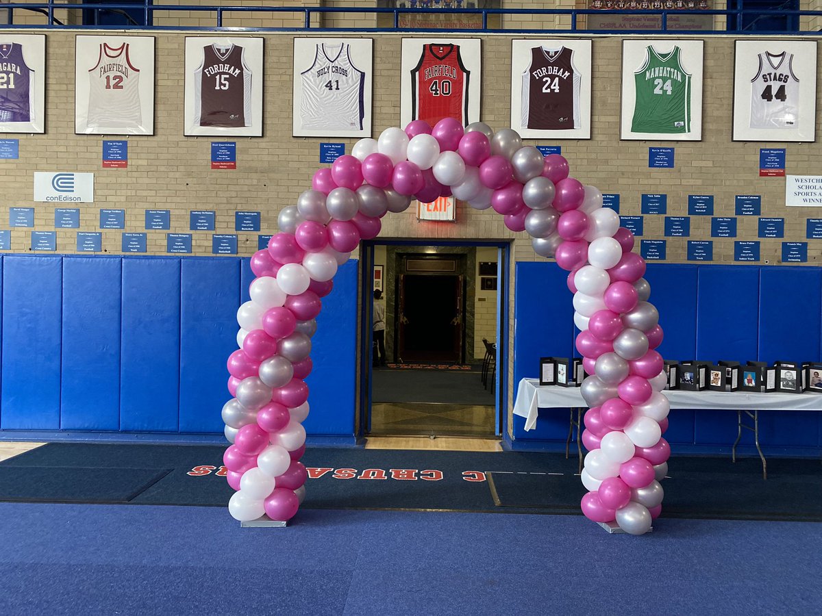 StepinacHS's tweet image. #MomProm for the #Classof2021 is on its way! The #Crusader graduates want to thank their mothers by dancing the night away! Have fun!