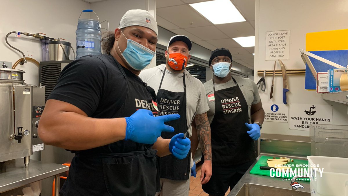 .@Broncos offensive linemen @LCush79, @netanemuti and @Dalton_Risner66 volunteered with @denverrescue this afternoon to help prepare dinner for more than 700 clients experiencing homelessness. To #BeAChampion and sign up for a volunteer shift, visit: denverrescuemission.org
