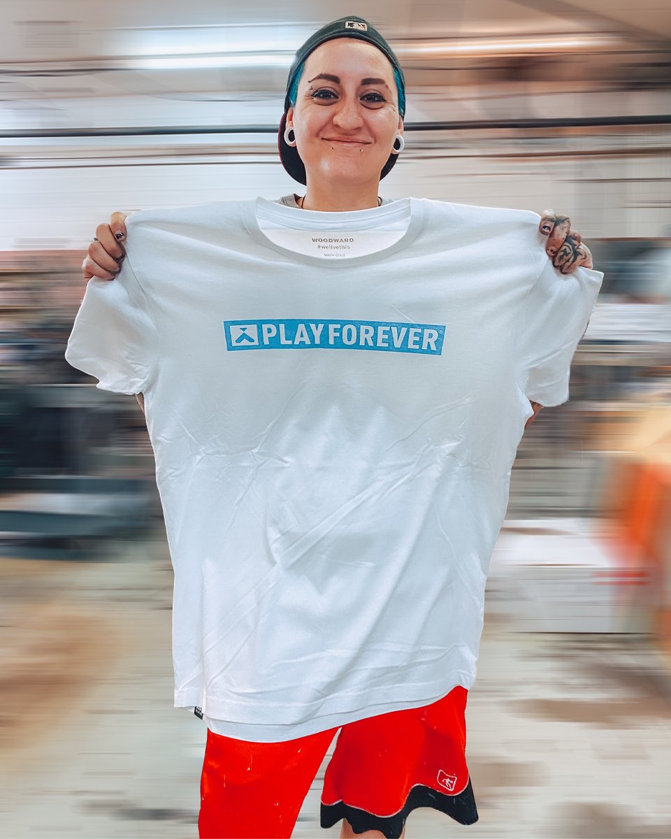 hugebrands's tweet photo. PLAY FOREVER. 🏂
Making a new batch of staff tees for the #POWDR crew! https://t.co/yIFEA5E20p