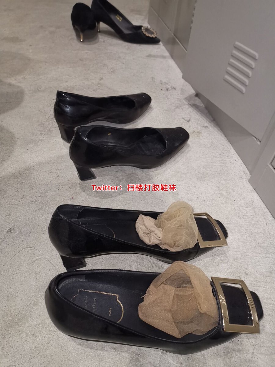 原味丝袜高跟街拍美脚美足 tweet media