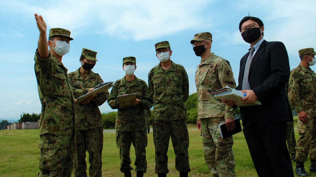 陸上自衛隊 青野原駐屯地 英訳はこちらです Jgsdf 8th Antiaircraft Artillery Group Received An Office Call From Commander Of The 38th Air Defense Artillery Brigade U S Army 38thada T Co W845i8tzrw Twitter