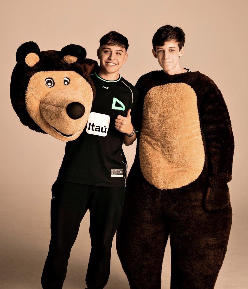 iuuTheus's tweet image. KKKKKKKK ME FALA Q TEM VÍDEO DELE COM ISSO PFV