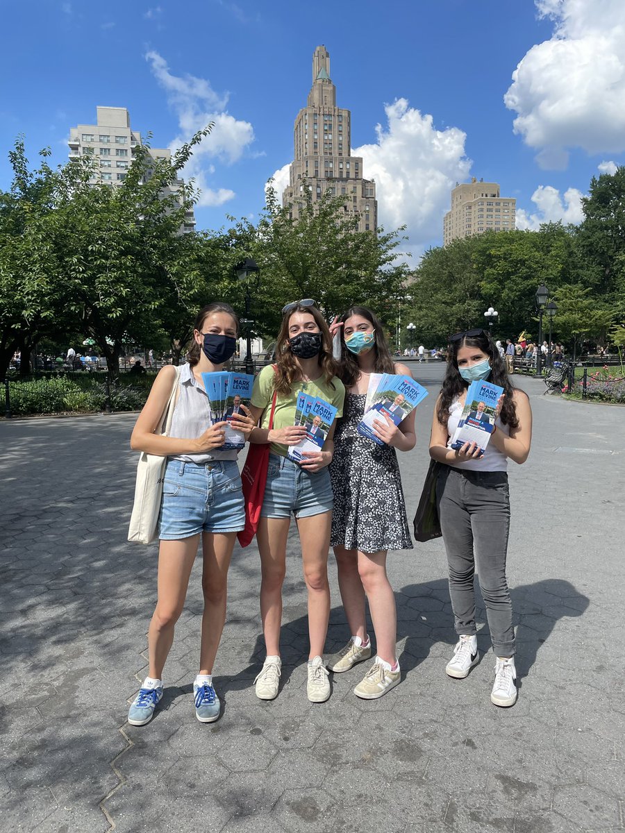 LevineDowntown's tweet photo. The end of an era, the last Washington square park canvass until the primary! Don’t worry, we’ll still be on the phones and doorknocking Greenwich! Xoxo https://t.co/dWm5DkT1dS