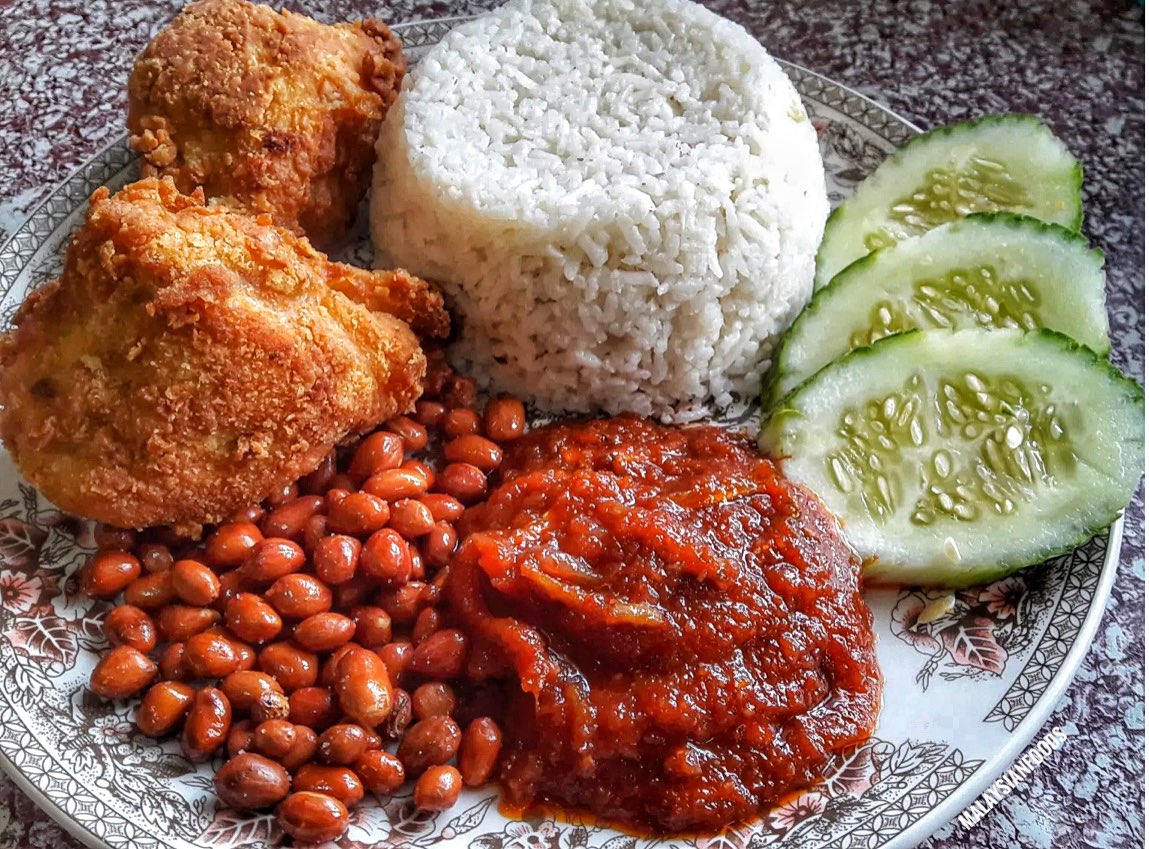 MalaysianFoods's tweet photo. Sarapan pagi paling best dan sedap?

RT Nasi Kerabu             Likes Nasi Lemak https://t.co/8zcpuDhKCw