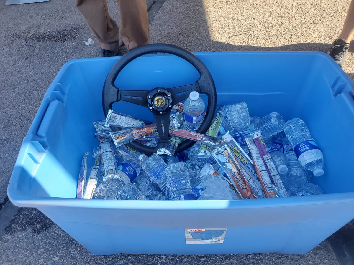 Today in Tempe we are #Safteydriven doing lunch box checks with Eddie the yeti and helping our driver's know the signs of dehydration and heat exhaustion @upssafteywheel @UtahUtesGWalton