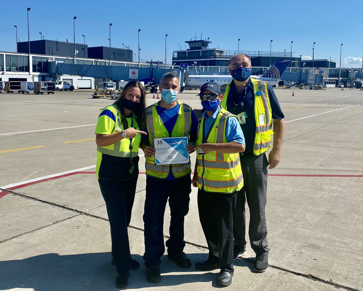Moment that matter ✈️Someone you should know one of O’Hare’s finest - Alex Gudino celebrating 35 Years of Service today ! <a href="/weareunited/">We Are United</a>