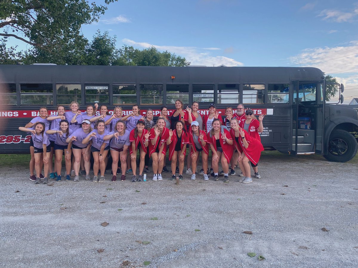 redskin_express's tweet photo. In the #BattleOfTheBarspt2 the Redskin Express came out strong vs the Brew Bank. Our drivers ARE better than our softball team (by a hair, we’re pretty great) and their BEERS are far better than theirs. #ad https://t.co/yYOmnxsQrj