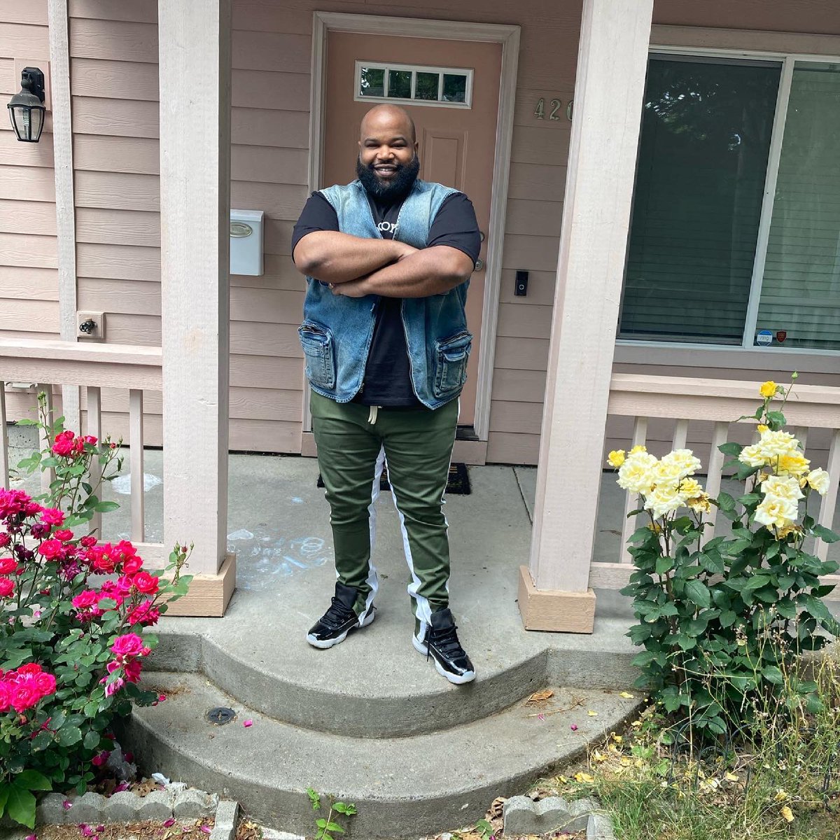 LionelTank's tweet photo. Happy Birthday To Me!

Vest/Pants @fashionnovamen 
Shirt @PoorboysCo @PoorboysCo 
Shoes @Jumpman23 https://t.co/6TUs87RIbk