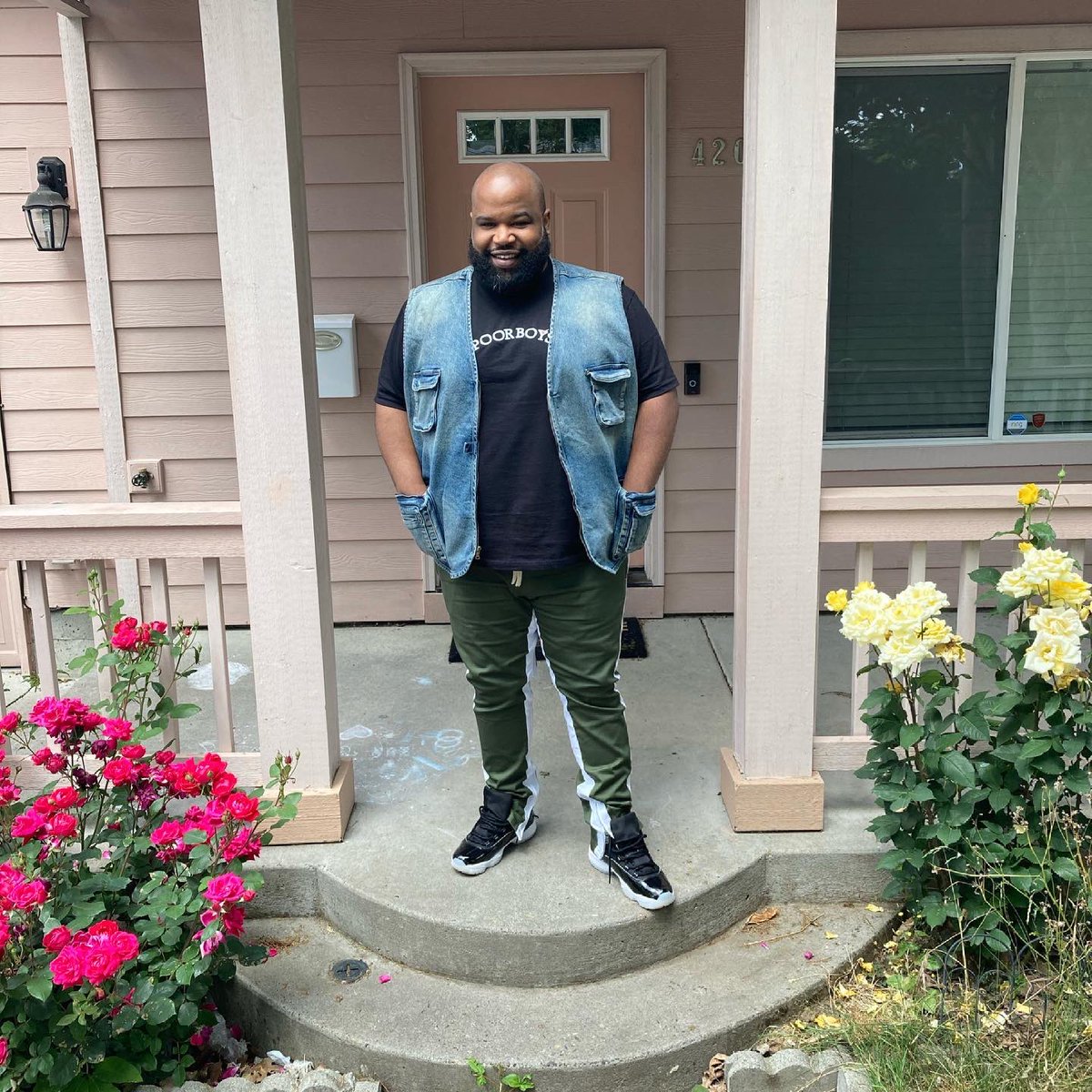 LionelTank's tweet photo. Happy Birthday To Me!

Vest/Pants @fashionnovamen 
Shirt @PoorboysCo @PoorboysCo 
Shoes @Jumpman23 https://t.co/6TUs87RIbk