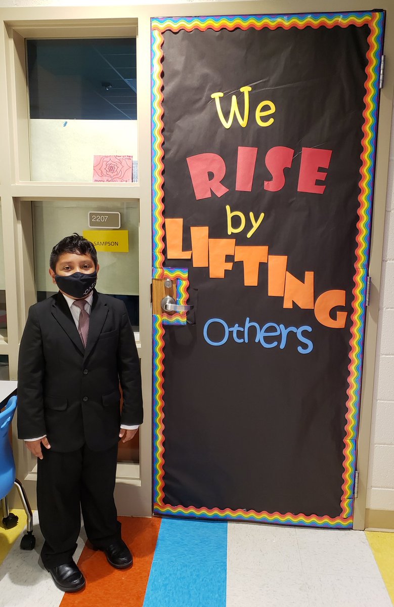 MrsSampsonWCPSS's tweet photo. Today one Sampson Superstar dressed as an attorney for his aspiring career. He is claiming his success in 2nd grade! https://t.co/AIu9d7Qra5