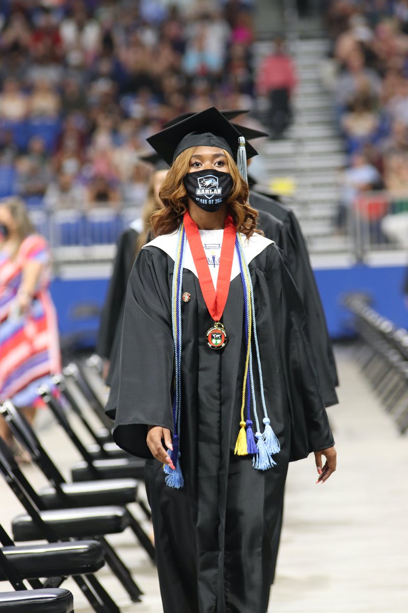 harlanhawkmedia's tweet photo. CONGRATULATIONS CLASS OF 2021!  The first four-year graduating class of John M. Harlan High School walked the stage at the Alamodome tonight.  These founding Hawks will forever be the bedrock of Hawk Nation.

@Harlan2021 @NISDHarlan @HarlanPtsa https://t.co/mxy9q23wHd