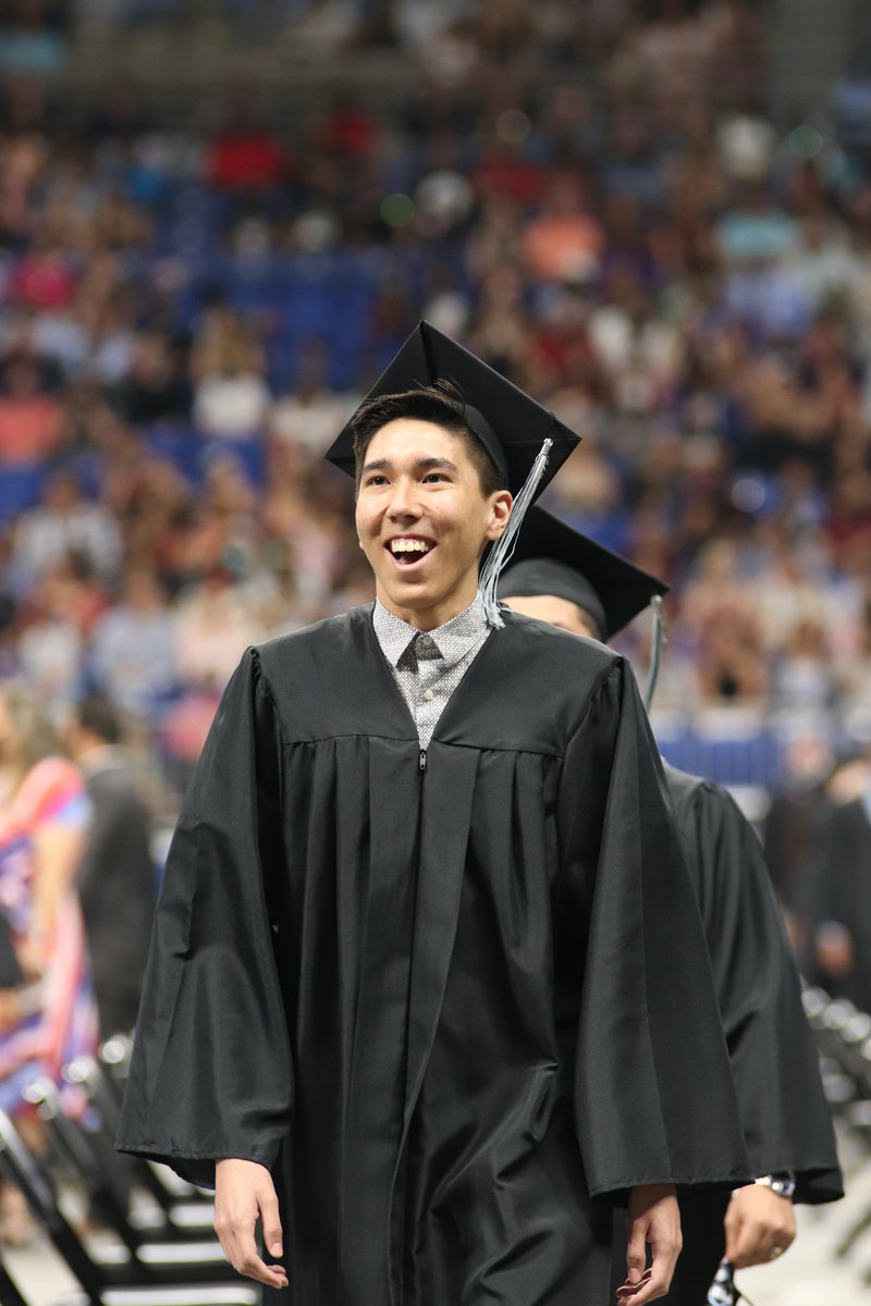 harlanhawkmedia's tweet photo. CONGRATULATIONS CLASS OF 2021!  The first four-year graduating class of John M. Harlan High School walked the stage at the Alamodome tonight.  These founding Hawks will forever be the bedrock of Hawk Nation.

@Harlan2021 @NISDHarlan @HarlanPtsa https://t.co/mxy9q23wHd