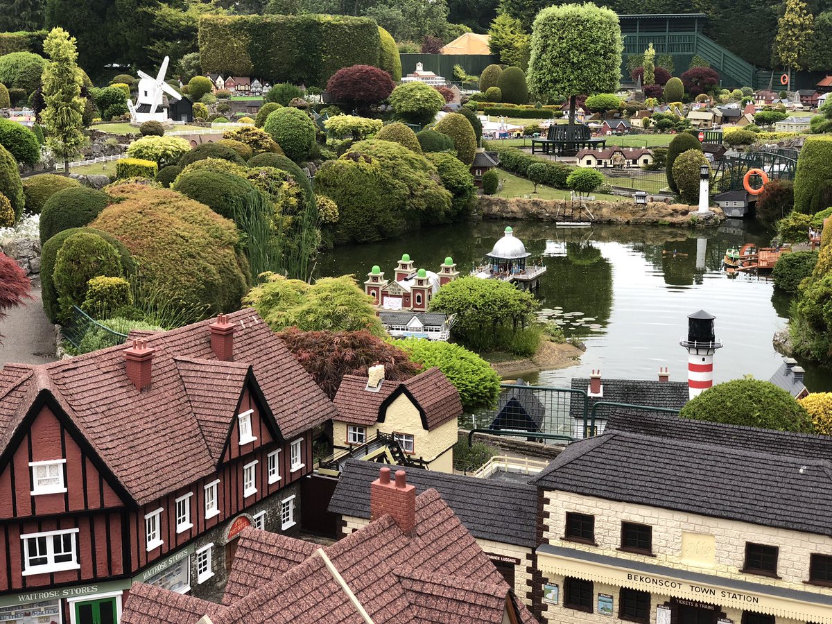 BenThompsonTV's tweet photo. A mini building boom: Sales of toys soared during lockdown and a third of them were sold to adults - or ‘kidults’. I’m in Buckinghamshire looking at the firms cashing in on @BBCBreakfast this morning. https://t.co/apR8BujdpW