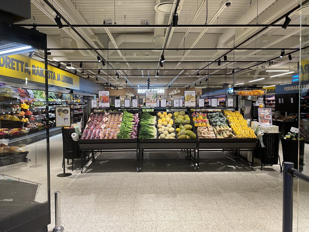 TalsoAri's tweet photo. Uudistettu S-market Vehkoja Hyvinkäällä on saanut uuden ilmeen ja asiakkaiden toiveiden mukaisesti päivitetyt valikoimat. Tervetuloa tutustumaan. #smarket #hokelanto https://t.co/417jOJNWnM