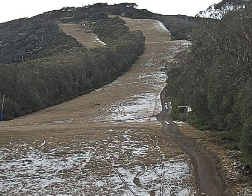 antsharwood's tweet photo. Three stills from Thredbo media's drone footage today, and one very forlorn pic of a Victorian ski resort which received only rain in this storm from warm air that was dragged south while cooler air drifted north.

Weather is weird and interesting. https://t.co/iny9TFanUj