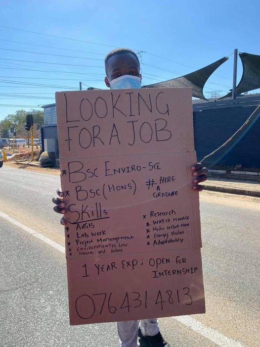 DeeJobplug's tweet photo. Help a graduate 🎓 https://t.co/6ccqW5GwuT