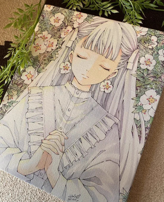 この中で1番再販希望多いもの再販したいのでリプください!希望が多かった物のリプの数を元に再発注したいのでよろしくお願いします✌️
1枚目:鳥ちゃん
2枚目ボタニカルちゃん
3枚目:ヴィンテージちゃん
4枚目キスツスちゃん 