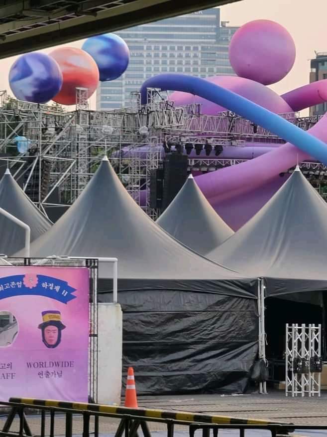 bubunnygoo's tweet photo. Wow this is the closest pic I've seen. Imagine being physically here. 😭 https://t.co/NeEp1i23N9