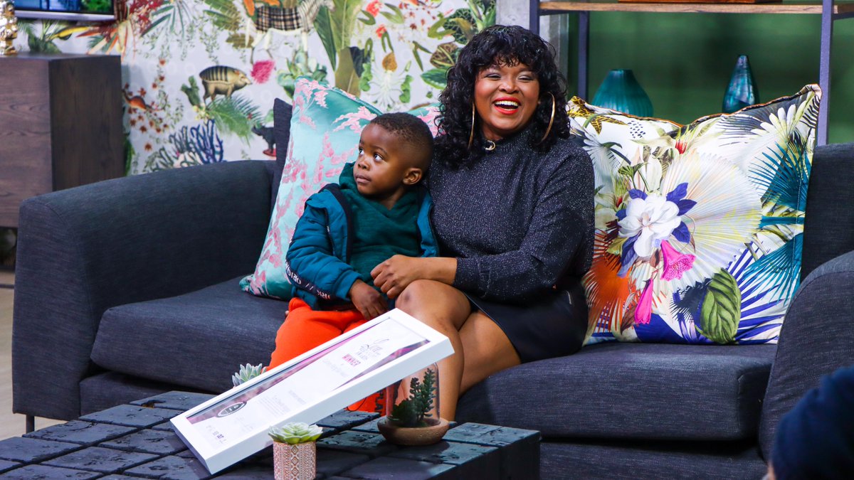 The 2021 Luxe Restaurant Awards celebrated the members of SA's food and hospitality industry who overcame the challenges of lockdown!

<a href="/AfternoonChat/">Afternoon Express</a> Chef @TumiChewMe received the Rising Star award and <a href="/thabzy_m/">Thabiso Makhubela</a> had a front-row seat to it all! #ExpressoShow