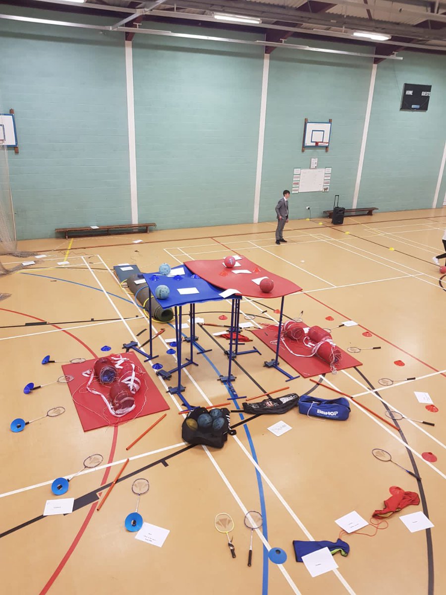 GeareyMr's tweet photo. Yesterday we gave the keys to the department’s facilities to the year 12 Btec level 3 group and asked them to build the cardio respiratory system based on what they’ve learnt. Quite impressed. #btecsport #unit1and2 #bteclevel3 #pearsons https://t.co/3Kecg3fQdr
