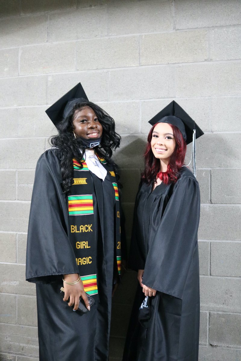 harlanhawkmedia's tweet photo. CONGRATULATIONS CLASS OF 2021!  The first four-year graduating class of John M. Harlan High School walked the stage at the Alamodome tonight.  These founding Hawks will forever be the bedrock of Hawk Nation.

@Harlan2021 @NISDHarlan @HarlanPtsa https://t.co/fPQUcaSsEN