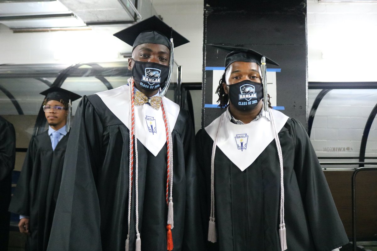 harlanhawkmedia's tweet photo. CONGRATULATIONS CLASS OF 2021!  The first four-year graduating class of John M. Harlan High School walked the stage at the Alamodome tonight.  These founding Hawks will forever be the bedrock of Hawk Nation.

@Harlan2021 @NISDHarlan @HarlanPtsa https://t.co/9PCtUs7tYp
