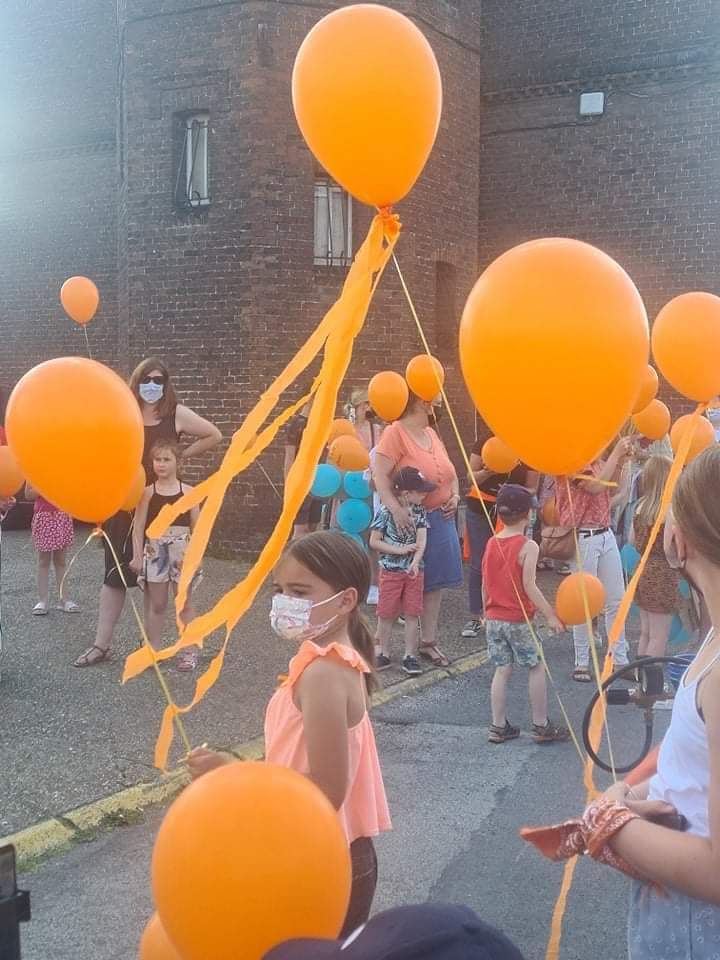 steph_jacquet's tweet photo. Des initiatives partout en France pour la 1ère journée nationale de sensibilisation au #TDAH #JNTDAH 🧡🧡🧡 https://t.co/zwKKr5cIUE
