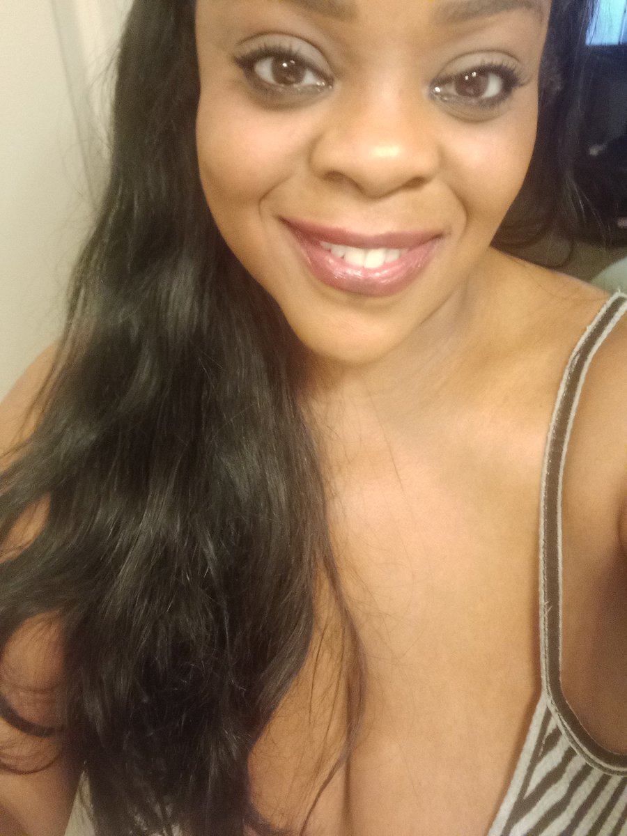 nicolefaces1's tweet photo. Long day blues ...bubbles in my glass
Now to bubbles in the tub all over my ass..lol
Night boo boos
#milfchocolate๐ https://t.co/Xu6QV9l5nf