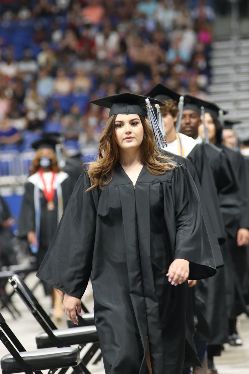 harlanhawkmedia's tweet photo. CONGRATULATIONS CLASS OF 2021!  The first four-year graduating class of John M. Harlan High School walked the stage at the Alamodome tonight.  These founding Hawks will forever be the bedrock of Hawk Nation.

@Harlan2021 @NISDHarlan @HarlanPtsa https://t.co/i5cwDYE1MM