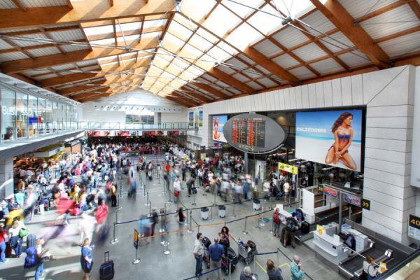 аэропорт венеции имени марко поло. аэропорт венеции марко поло фото. венеция вид сверху на аэропорт. аэропорт марко поло. марко поло италия аэропорт.