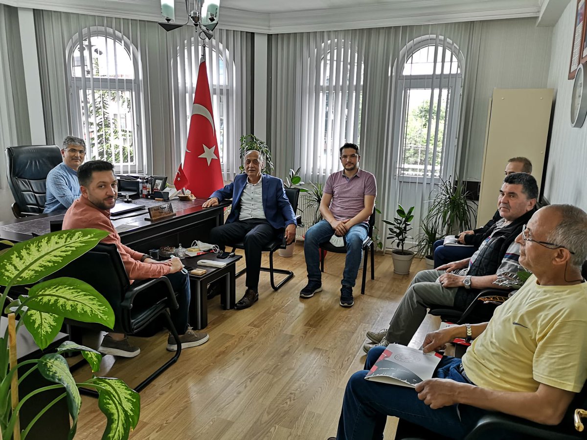 Emekli Pancar Kooperatifi Müdürü ve Eski Ak Parti İl Genel Meclis Üyesi Sayın Fahrettin ÖZTAŞ Bey'e, Emekli Ziraatçi TİGEM Yöneticisi Sayın Ömer YELESER Bey'e, ve İstanbul'dan İş İnsanı Sayın Enes ZEYLEK Bey'e nazik ziyaretlerinden ve hoş sohbetlerinden dolayı teşekkür ederiz.