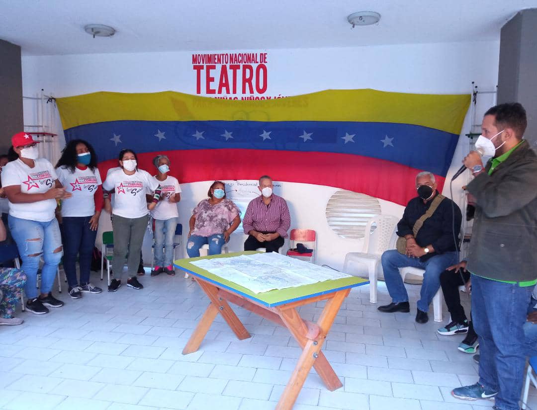 LeninSosa11's tweet photo. ¡Juramentado el Consejo Presidencial de las Comunas de Petare del Norte y la Ciudad Comunal!

Seguimos impulsando el desarrollo y la participación protagónica de nuestro pueblo.

¡Seguimos Mirando al Futuro!

@HectoRodriguez 
#SomosMiranda 
#MirandoAlFuturo 
#MirandaSegura https://t.co/Xb6gEWK3EC