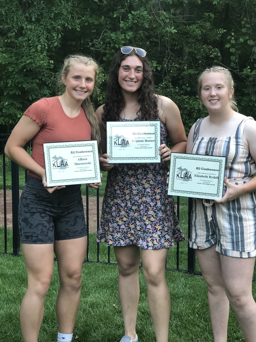 ElizabethRydzik's tweet photo. Today we had our end of year banquet and I was named all conference. I am so thankful and honored and this means so much to me. I am grateful for my teammates and coaches who got me here and can’t wait till next year. https://t.co/6uU3fbNXZK