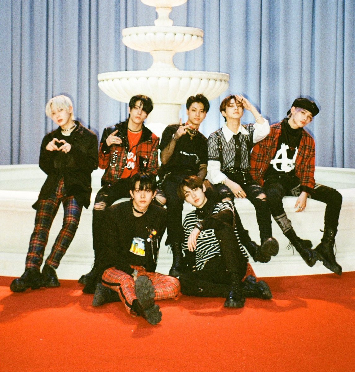 ENHYPEN_Charts's tweet image. ENHYPEN has now sold over 1 million copies on Gaon.

ENHYPEN MILLION SELLER
#ENMILLION
#ENHYPENMillionSeller
#ENHYPEN #엔하이픈
@ENHYPEN_members @ENHYPEN