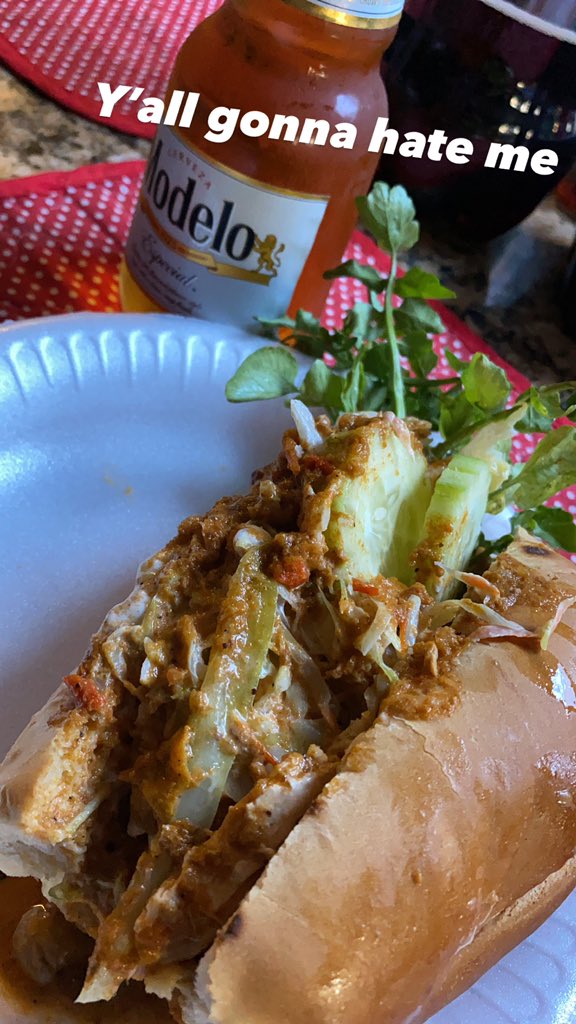 elreylee33's tweet photo. Just destroyed two of these bad bitches. #panconpollo #salvi https://t.co/oJwI9QQbMN