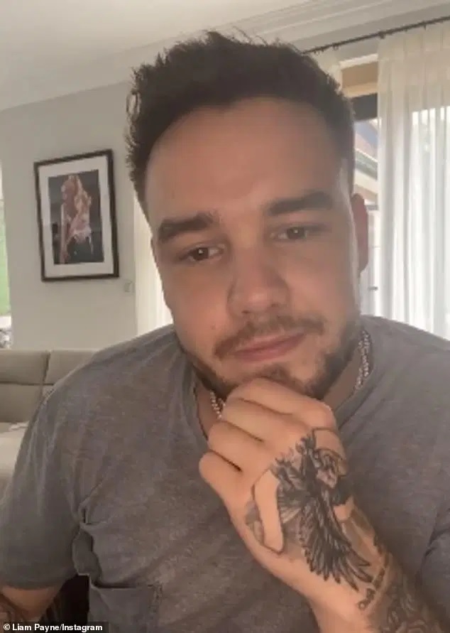 worldsworst1dua's tweet photo. Hi, @Madonna! 👋 Do you like @LiamPayne's music? 🎵 Because he certainly seems to like yours. 💞 Maybe you two should do a duet together. 👫

#Madonna 
#Liam 
#LiamPayne 
#Duet 
#LiamPayneIsAMadonnaFanBoy https://t.co/uNNzxyqIWb