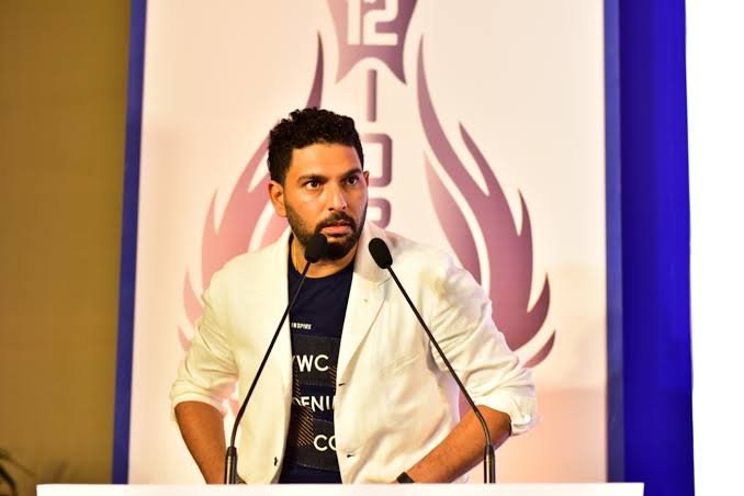 yuvian_strong's tweet photo. In on field we miss u thalaivaaaa @YUVSTRONG12 paa😭 can't forget the day 10-6-2019.....  #YuviRetirement https://t.co/RGA1nMtwCc