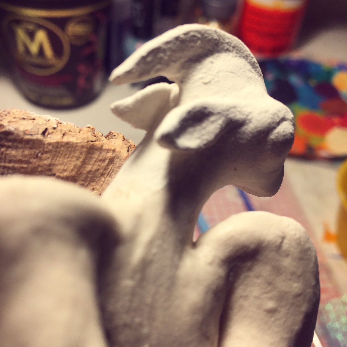 ArtMarykateT's tweet photo. 2nd sneak peek! π #artofmarykatethompson #wyvern #claycreature #sculpture #fantasyart #dragon #dragonsculpture #art #traditionalart #creatureart https://t.co/AVOnsWxRcg