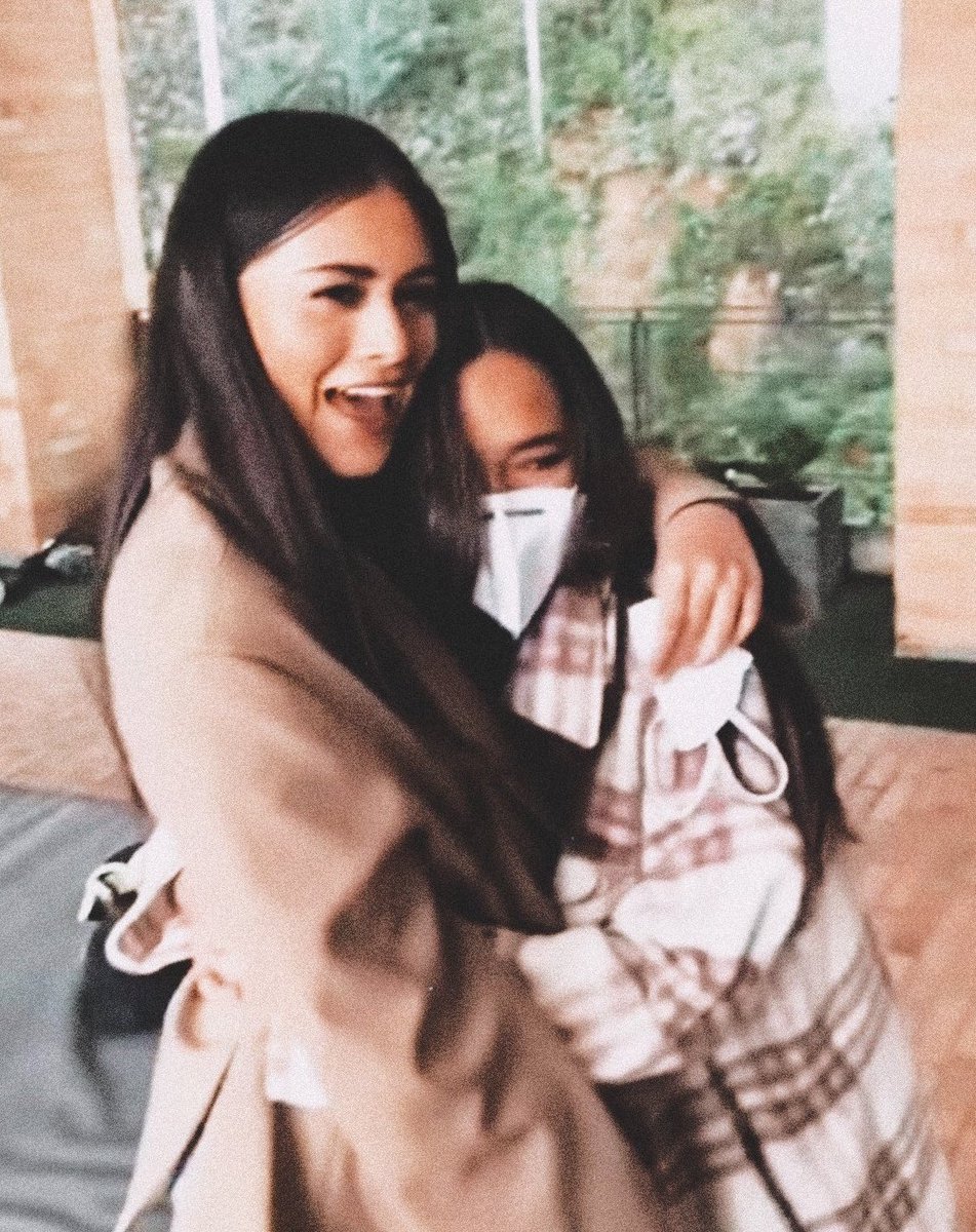 emycacher_'s tweet image. Rt por lo maravillosas que son Calle y Poché.🤍

#PremiosMTVMIAW
#MTVLAPAREJACACHE 
#MTVLAFANDOMCACHERS