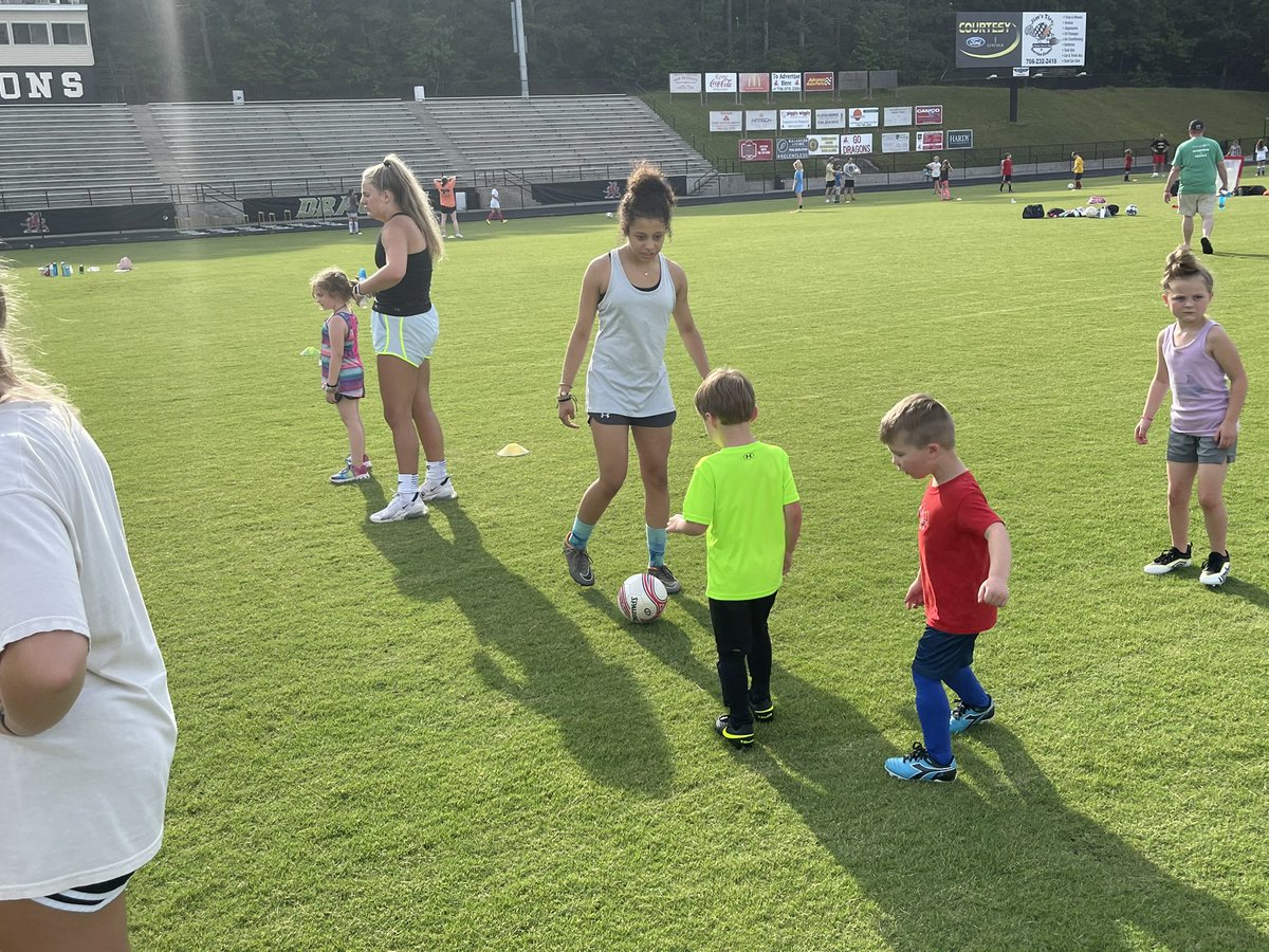 ph_sgirlssoccer's tweet image. Day 1 of Dragon Soccer Camp!! Amazing turn out with over 60 little Dragons! Huge shout out to the players and coaches #kickingitdragonstyle #programbuilding