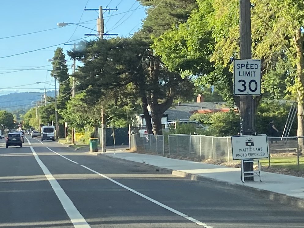 photoradarahead's tweet image. #beavertonvan on SW Hall just past Stuhr Center Park 30mph