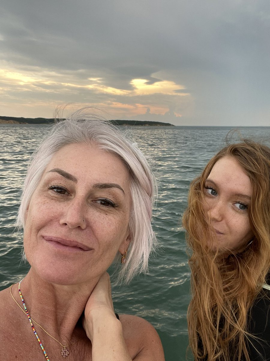 TheGoldenGilf on Twitter: Stunning sunsets #gilf #milf #olderwoman #