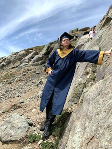"Rocky Mountain High" for graduation today! Looking forward to the next chapter! Appreciate my family, coaches, and friends for all their support <a href="/GoMidlo/">Midlothian HS</a> <a href="/MidloTrojansFB/">Midlothian Football</a> <a href="/BSHKnights/">BSH Knights</a> <a href="/BSHfootball/">BSH Football</a>