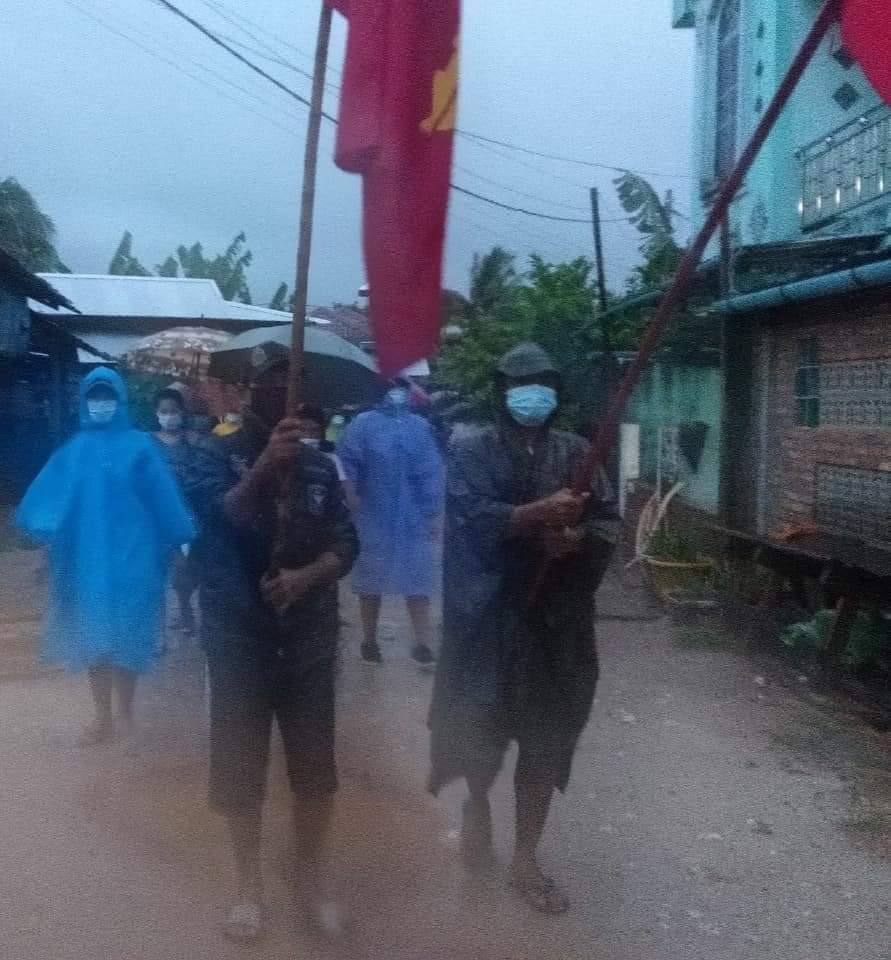 Early morning strike of Maungmakan village,LongLone Tsp. 

#SaveLives_HelpNGOs
#June10Coup
#WhatsHappeningInMyanmar