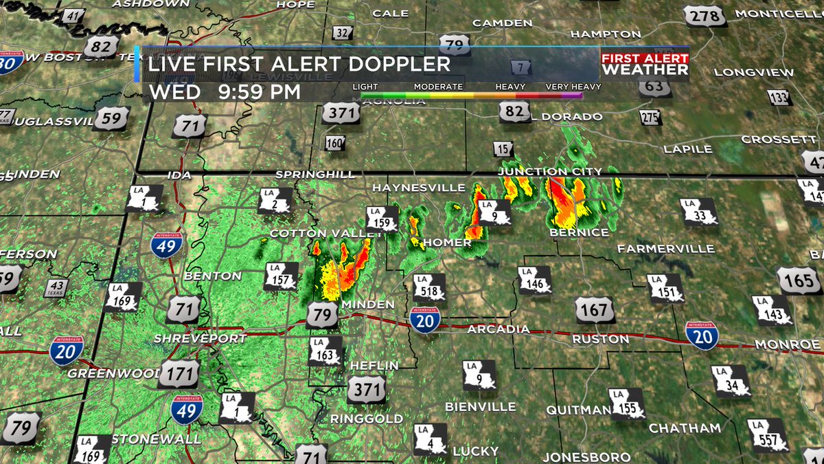 jeffcastlewx's tweet photo. A handful of downpours have popped up this evening near the Arkansas/Louisiana border. We'll update our rain chances for tonight and into the weekend on KSLA News 12 at 10pm. Track the rain now on the KSLA Weather app: https://t.co/lyApzVzDQ0 https://t.co/A8je1VmTD6