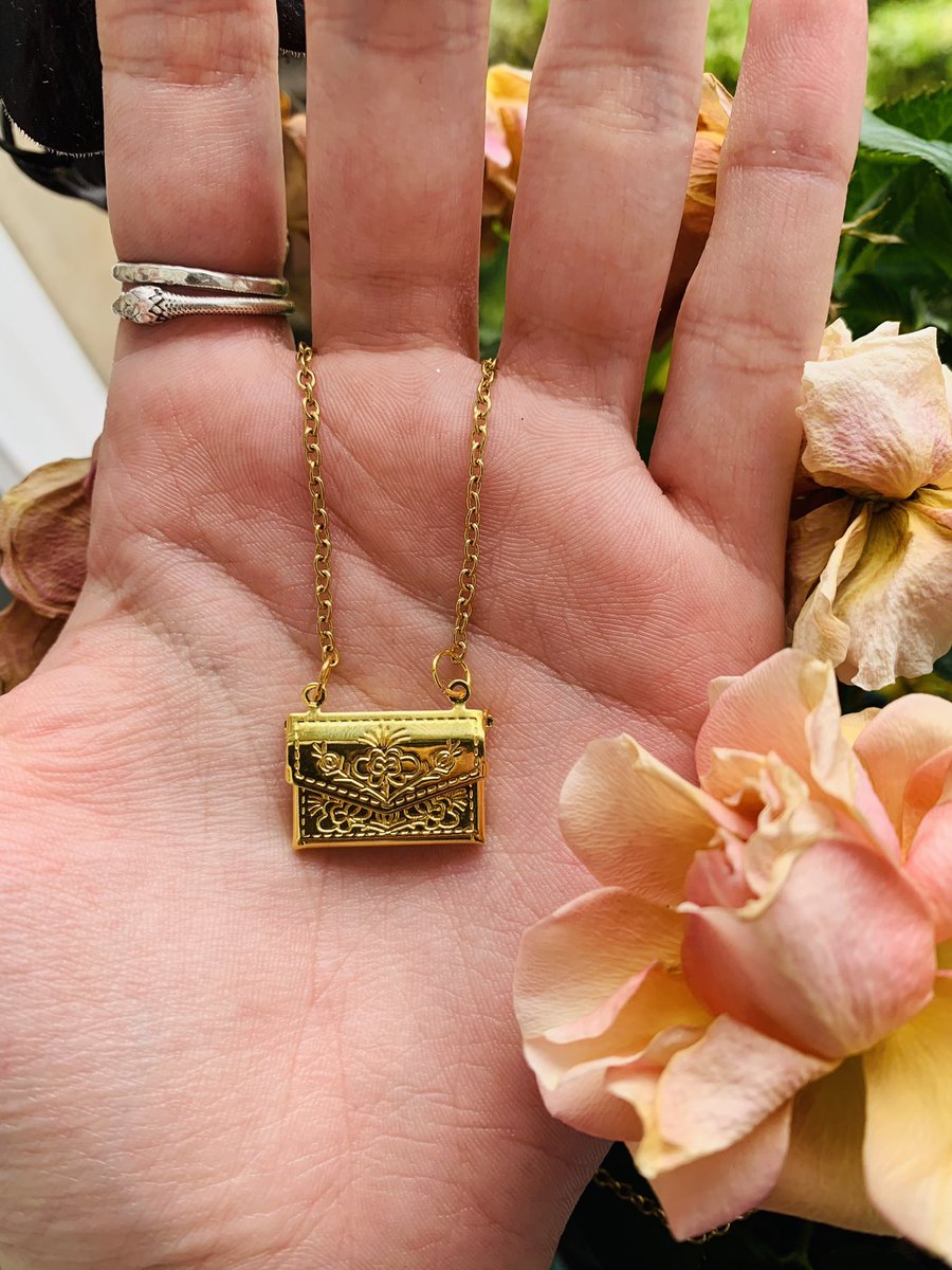 I’ve been ill so I haven’t been as active but I just wanted to pop in and give a gentle reminder that I still have some lockets left ✨✨

Shop link in bio ✨✨
