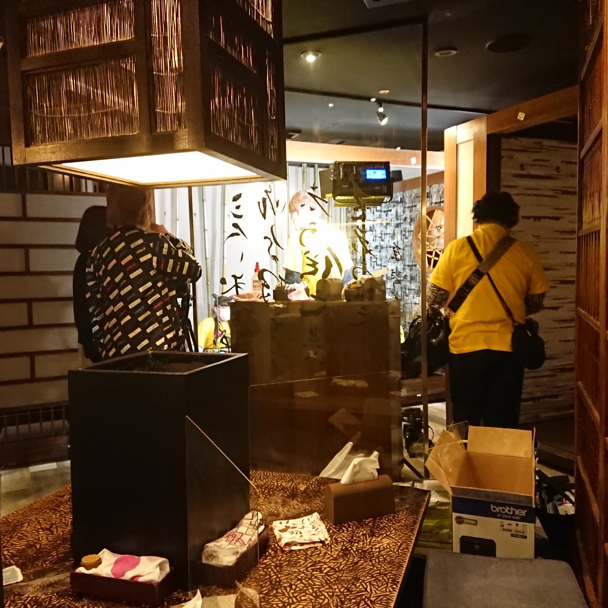 sapporo_syabazo's tweet photo. いよいよ！しゃば蔵も全国デビュー🎉なんて大袈裟ですがっ💦来週の土曜日にテレビ東京系列の全国ネットで放送されることになりました✨写真は、三時のヒロインさんが実食している様子💕お忙しいとは思いますが、１９日（土）１６時～是非、ご覧下さい(^o^)／ちなみにしゃば蔵の美男美女が出てますよ🌈 https://t.co/gRwalVXfhN