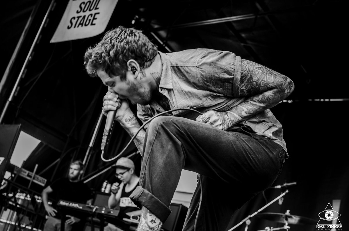 xzimbyx's tweet image. Busted some @TDWPband shots out of the archive to celebrate their new EP. 

Took these at the @VansWarpedTour in St. Petersburg, FL in 2014.