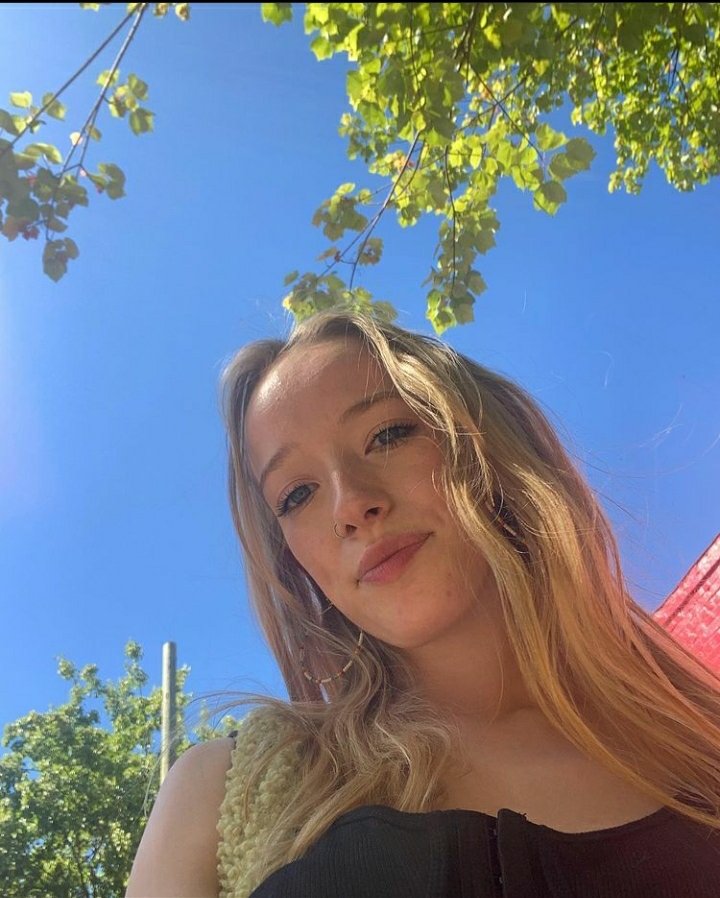 amybethinker's tweet photo. hi !!
this is a safe place for all amybeth mcnulty stans so feel welcome. 
She loves you ! Turn on notifications <3 https://t.co/YofOKhwtIs